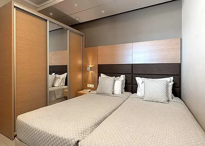 Kymothoe Elite Suites