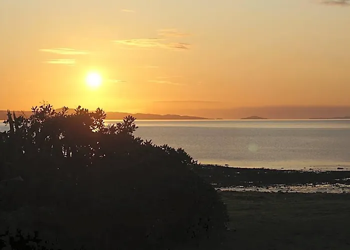 Te Puru Beach Lodge