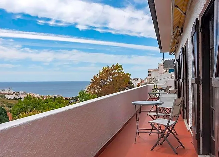 Villa Santiago, Sesimbra Charming Villa Escape