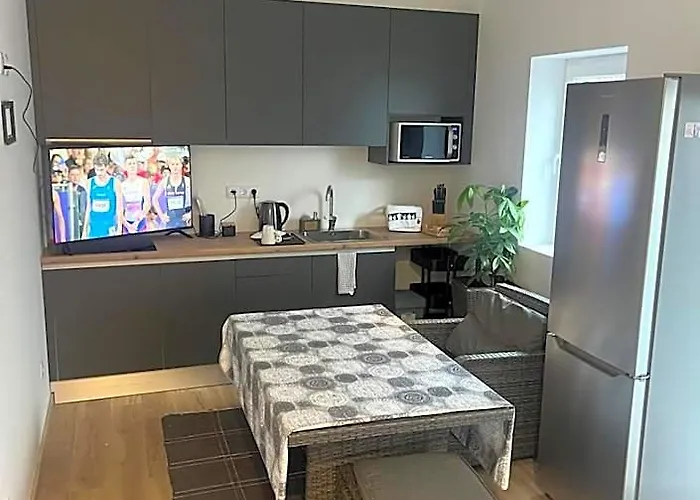 Friend'S House