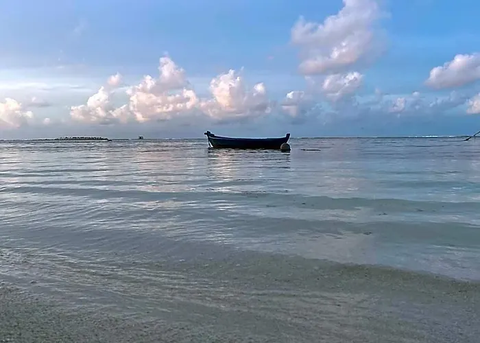 Atholhu Residence