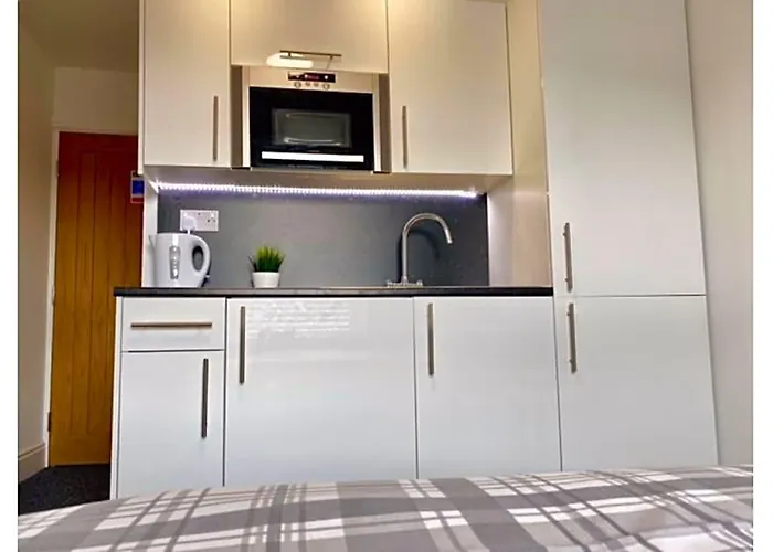 Hillcrest Studio Apartments
