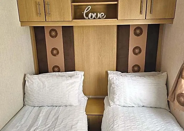 Luxe 6 Berth Caravan Lytham
