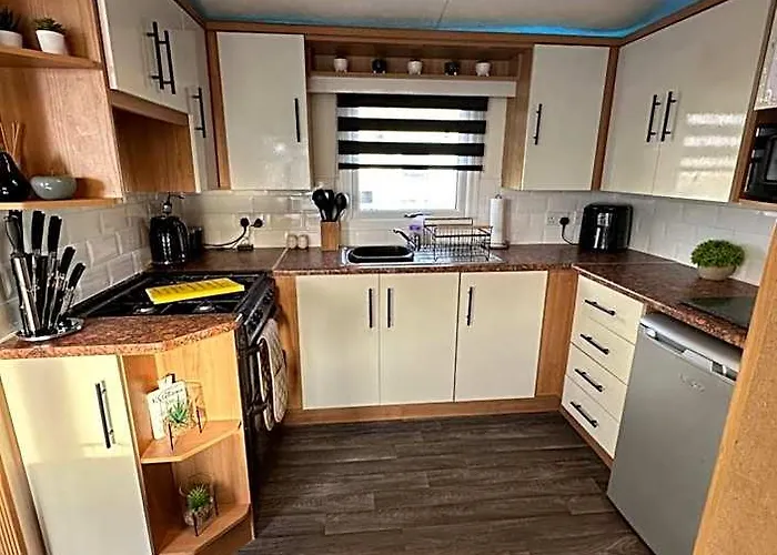 8 Berth Waterside Ingoldmells V8 Santanavan 3