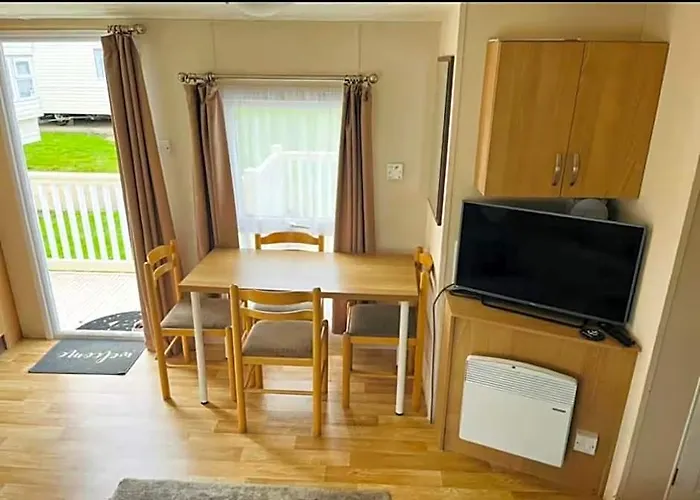 4 Bedroom Holiday Home In Seasalter Whitstable