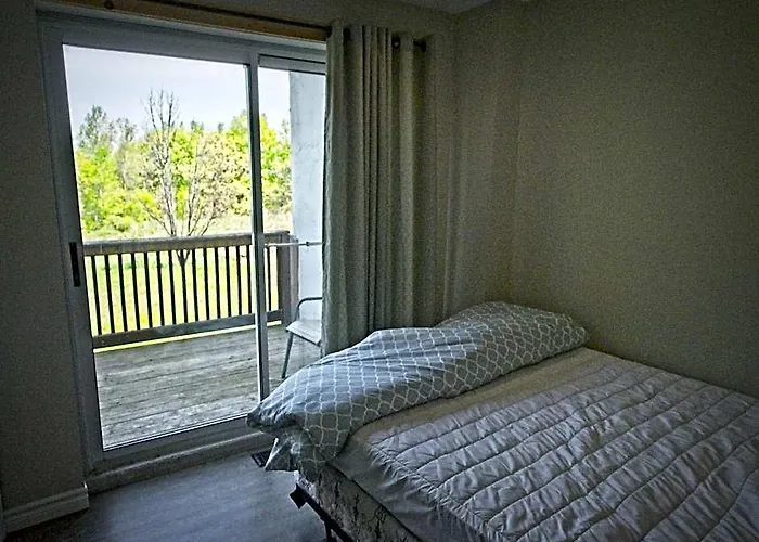 Gateside Chalets Expansive 6 Bedroom Hot Tub Near Village Blue Mountain