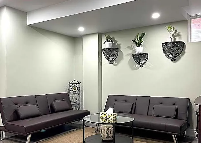 Two Bedroom Basement Ensuite 15 Mins From The Niagara Falls