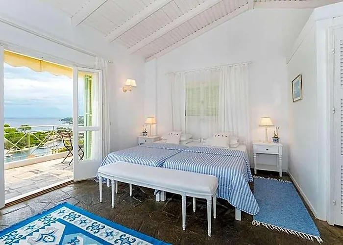 Bay View Hotel