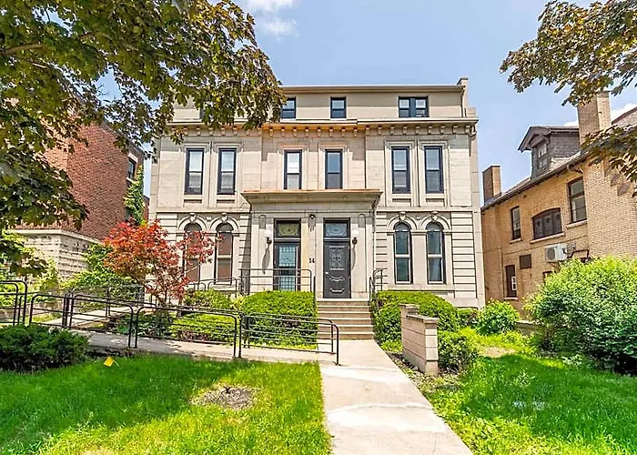 Apartment In The James South Neighborhood
