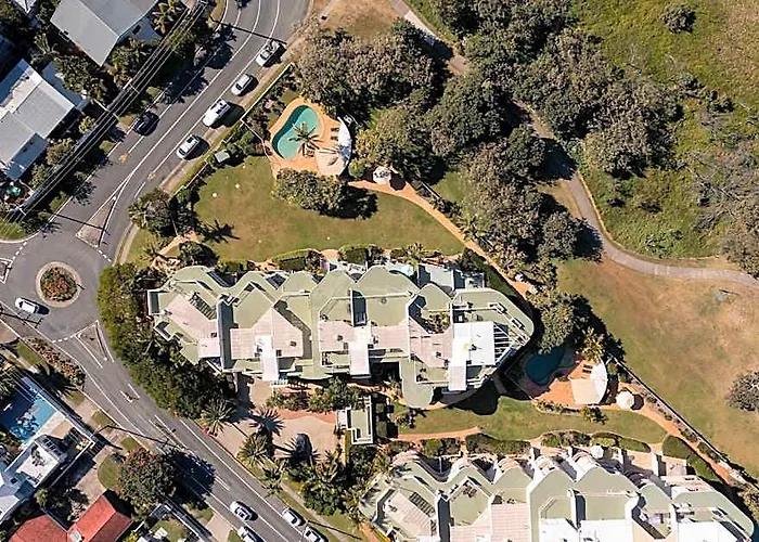 Surfside Buddina Beachfront 3Bed Apt - Direct Beach Access