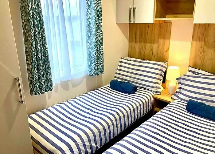 102, Duckpool Lodge