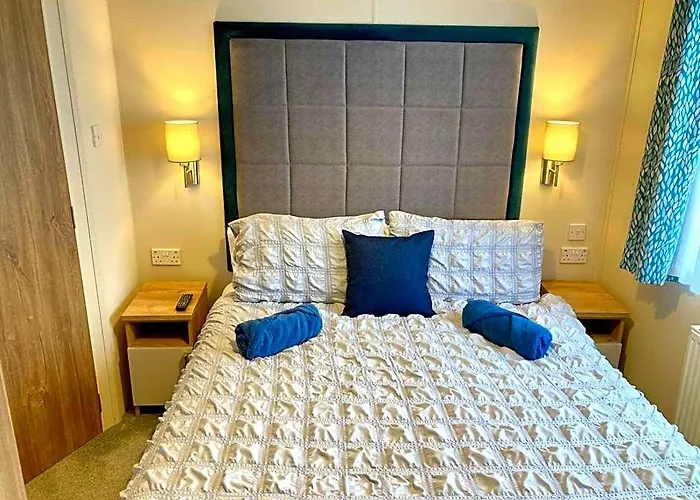 102, Duckpool Lodge
