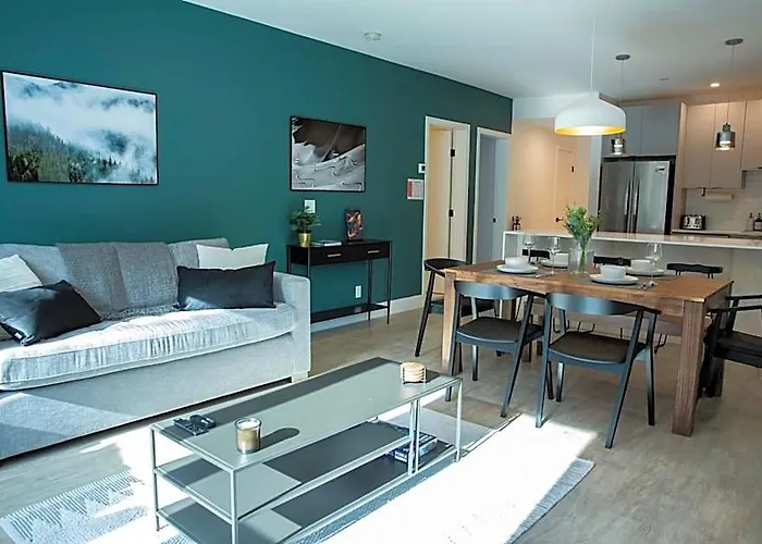 Ski & Tee Retreat Bright Three Bedroom And Hot Tub