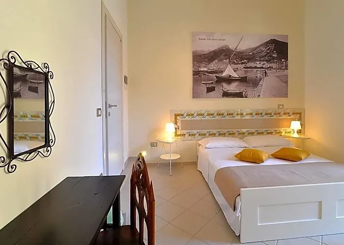 Salerno B&B Santi E Saraceni-New