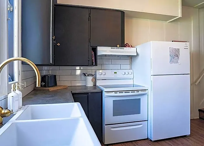 The Downtown Hive By Revelstoke Vacations