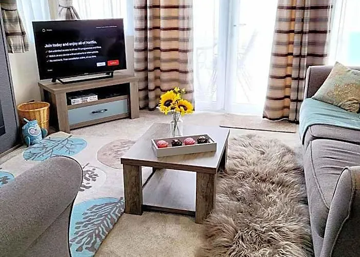 Luxury Seaside Retreat Holiday Home - Shorefield Country Park