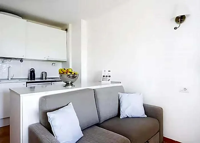 Seafront Studio With Beach View In The Center Of Los Cristianos