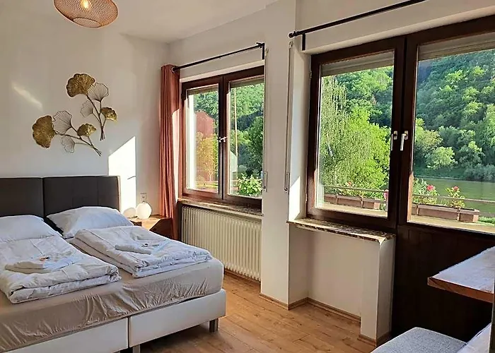 Roemerstube Apartments & Rooms