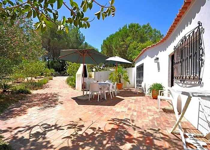 Fantastic Vacation Getaway, Private Tennis Court Golf Practice Facility