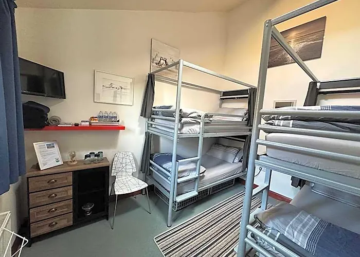 Lands End Hostel And B&B