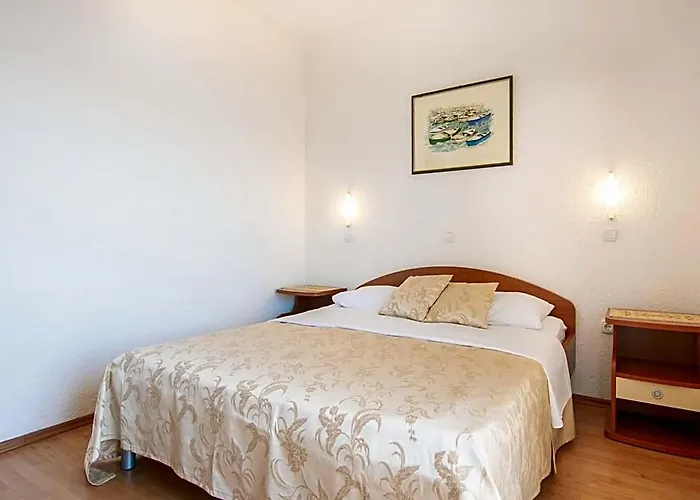 Charming Seaside Apartment