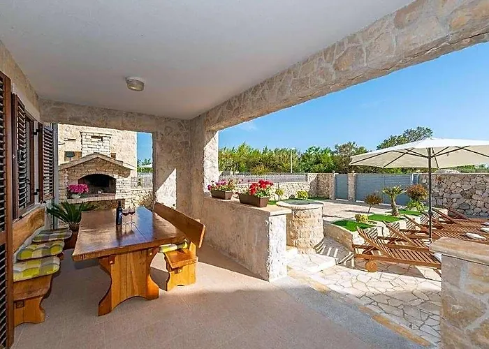 Villa Kirsten With Heated Pool, Jacuzzi And Sauna - By Ta Leut Agency