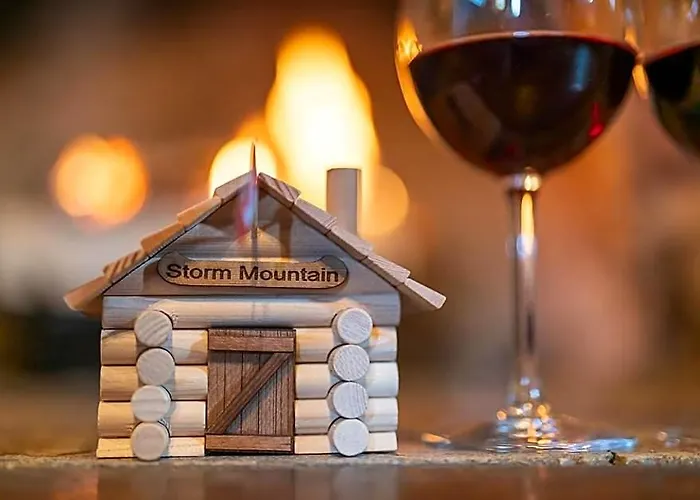 Storm Mountain Lodge & Cabins