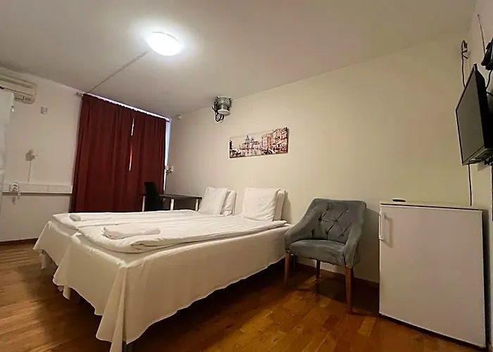 Izkamage Hotel
