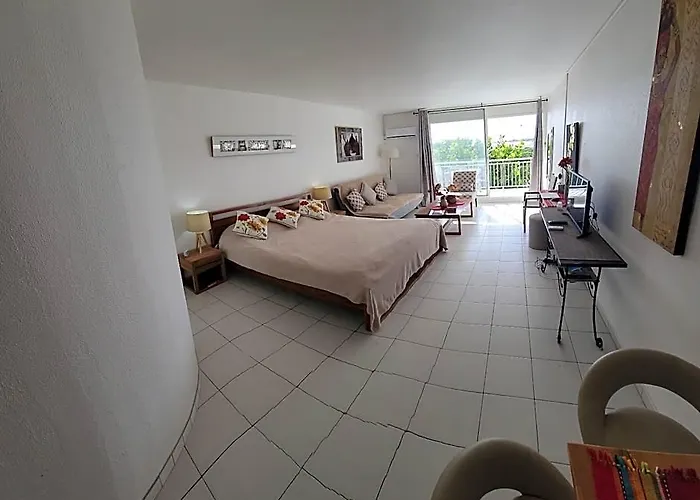 Orient Bay Beach Studio