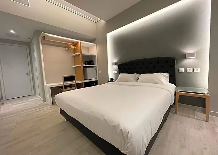 Kreoli Hotel
