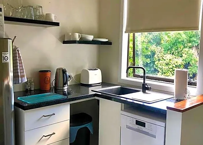 Le Chalet Waiheke Apartments