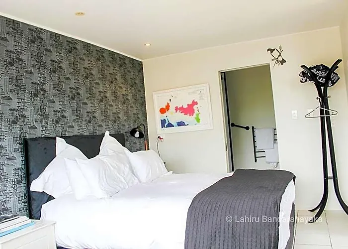 Le Chalet Waiheke Apartments