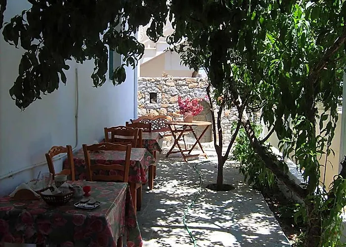 Nikos Hotel