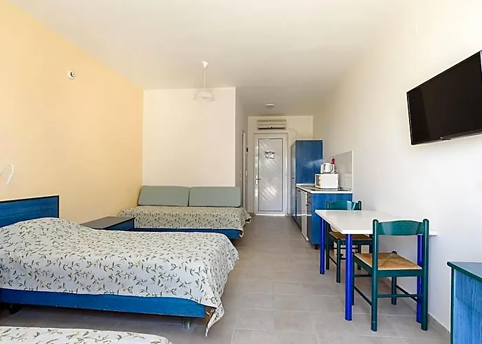 Matina Pefkos Aparthotel