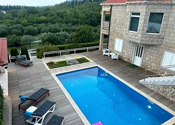 Villa Oasis Cypress
