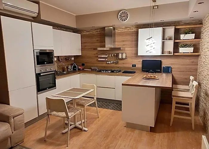 Elegante Ed Accogliente Appartamento Con Garage.