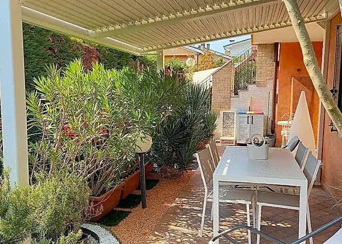 Elegante Ed Accogliente Appartamento Con Garage.