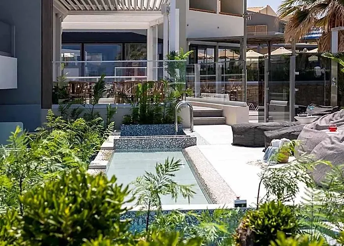 Pearl Seabreeze Suites