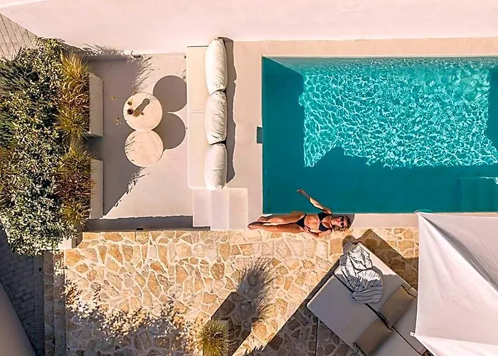 Solus Suites Milos