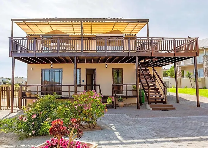 Arnelia House