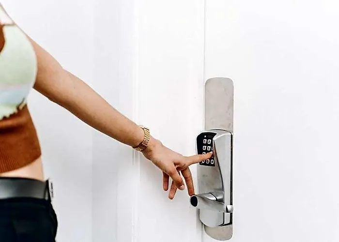 Atomihotel: Contemporary Comfort Steps From The Atomium!