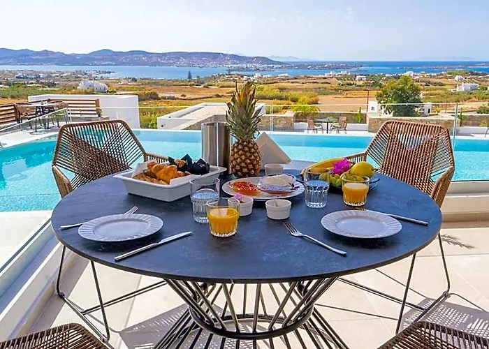 Kouros Blanc Resort & Suites