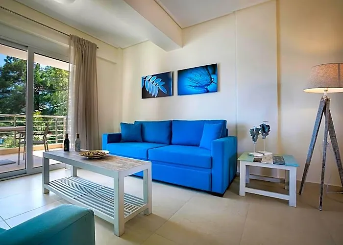 Meliti Waterfront Suites