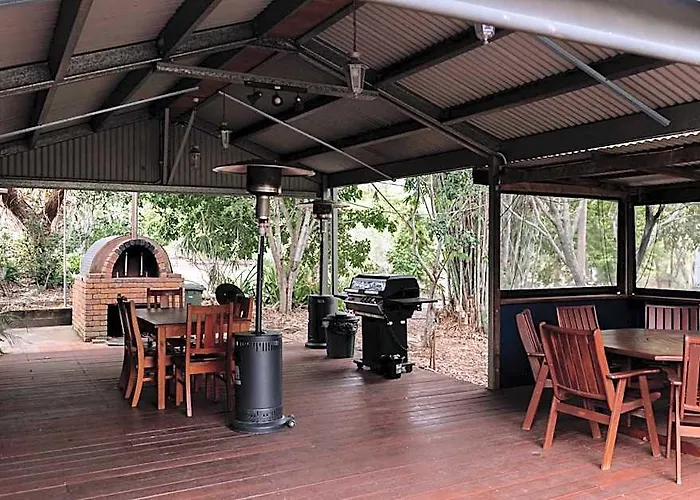 Tuckeroo Cottages & Gardens - Blue Wren & Kookaburra