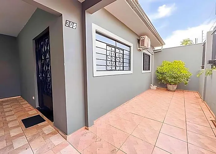 Casa Espacosa Com Ar Em Todos Os Quartos
