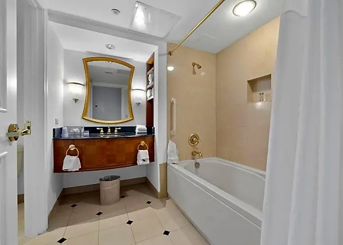 Cozysuites At Showboat