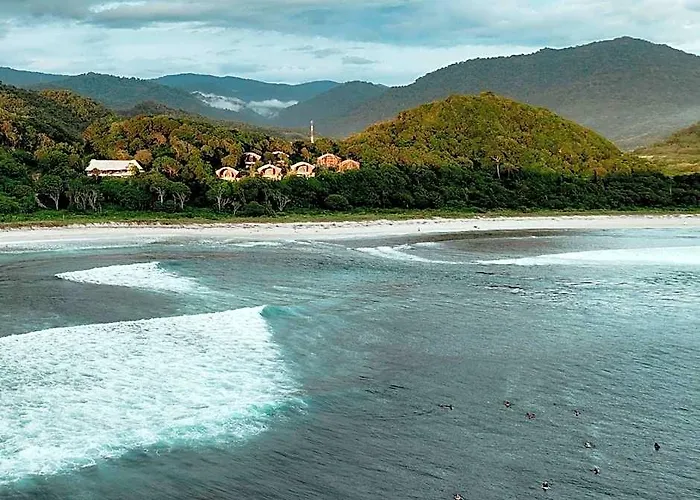 Kini Resort - Luxury Beachfront Bamboo Resort