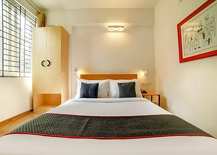 Townhouse Sarvar Hospitality Near Ascendas Park Square Mall