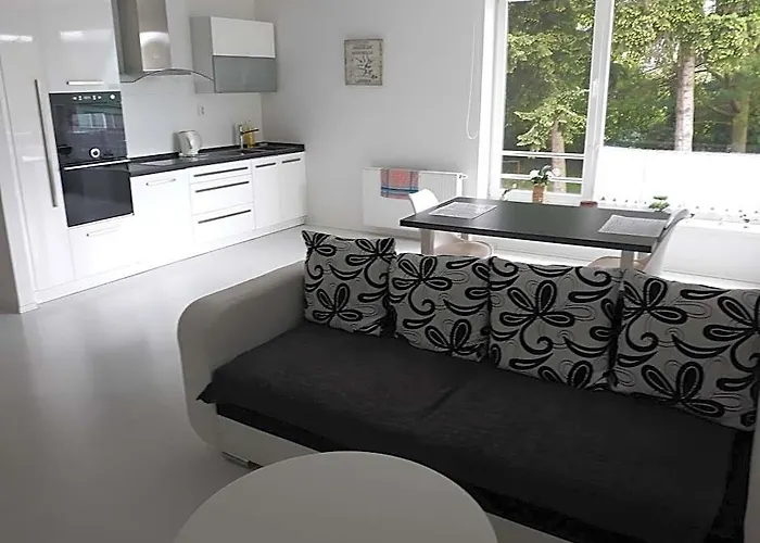 Martin City Stay - Elegant Apartment With Private Parking