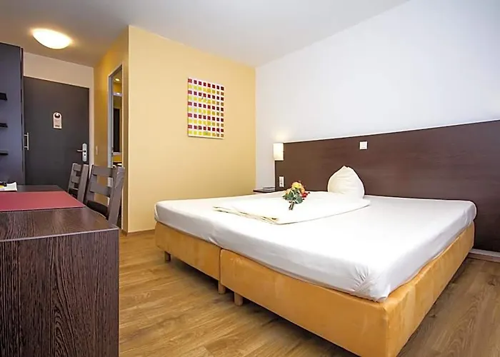 Iq-Hotel